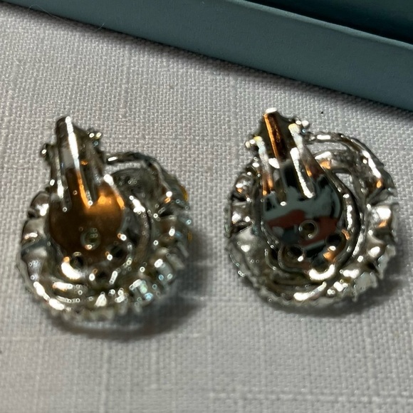 Coro Silver and Blue Necklace Brooch & Clip-on Earrings BLUE SILVER - Picture 6 of 14